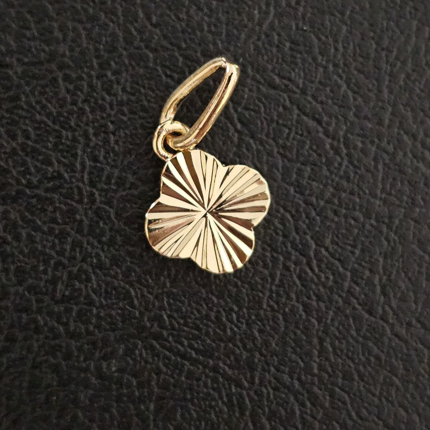 Dijes Clover Sol